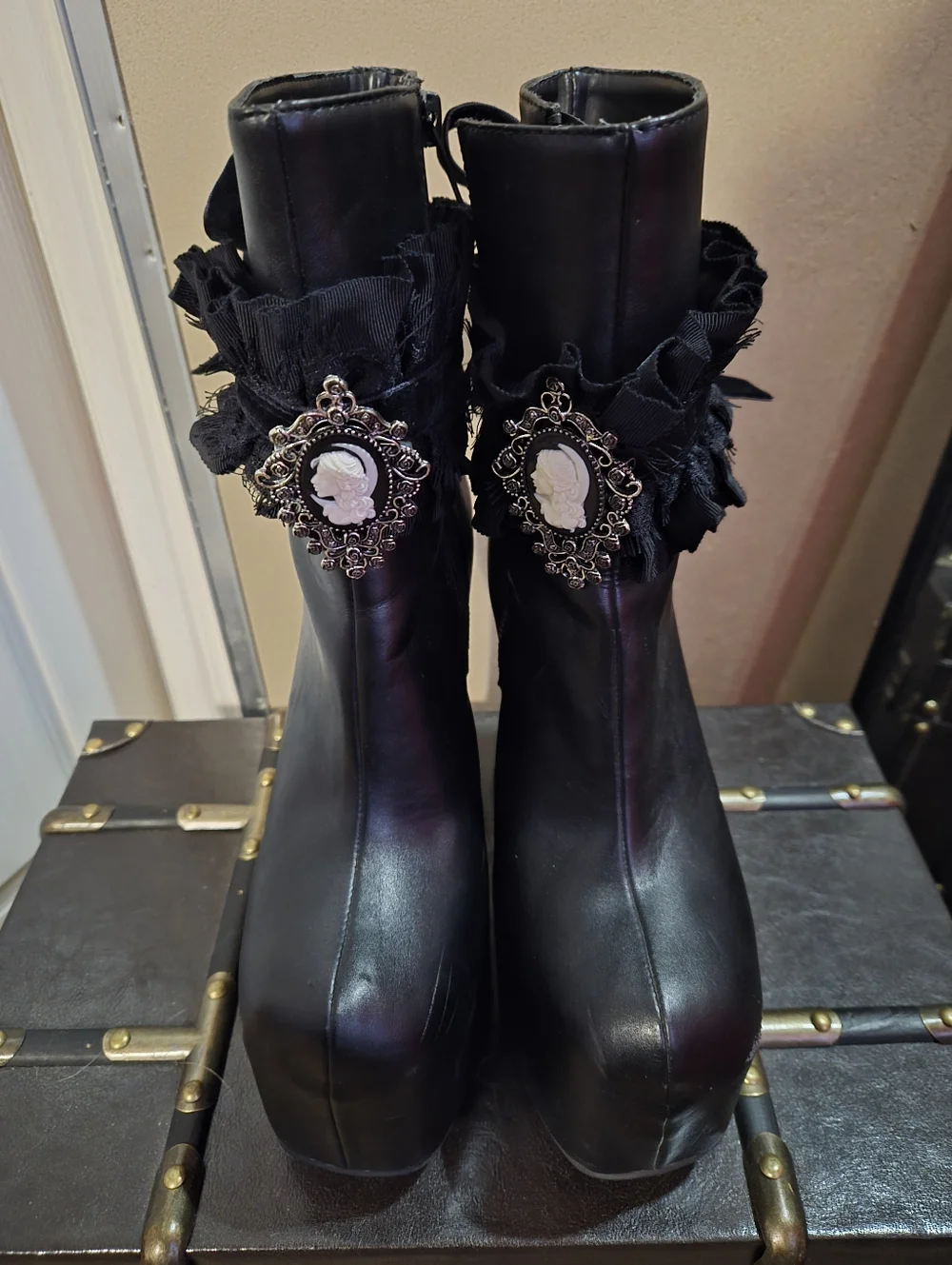 Widow Victorian Romance Platform Boots (8) - Picture 2 of 8